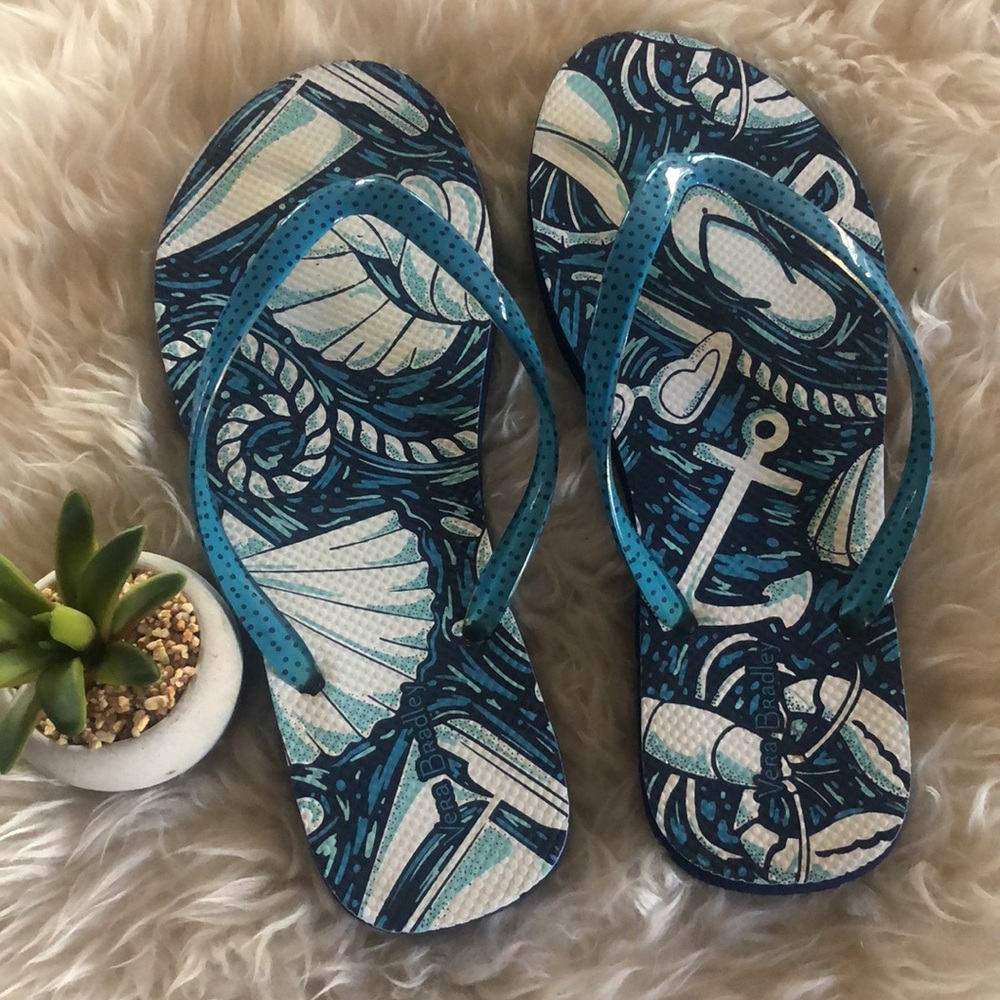 ⚓️VERA BRADLEY⛵️🏝️🐚Beachy Nautical 7-8 FLIP FLOPS 🏖️EUC 🐚 - Picture 2 of 6